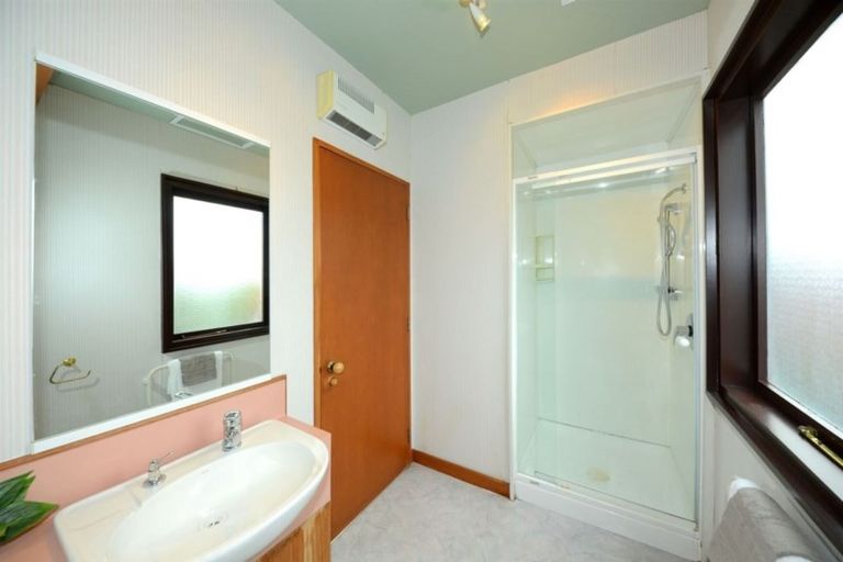 Photo of property in 6 Frith Place, Burnside, Christchurch, 8053