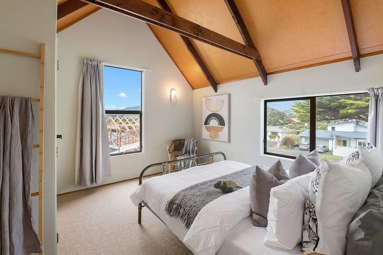 Photo of property in 189 Tutere Street, Waikanae Beach, Waikanae, 5036