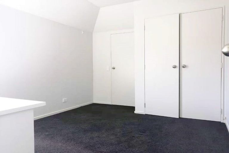 Photo of property in 1/111 Seaview Road, Glenfield, Auckland, 0629