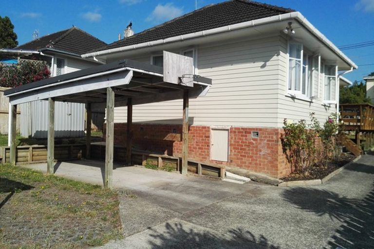 Photo of property in 14 Bedford Street, Te Atatu South, Auckland, 0610