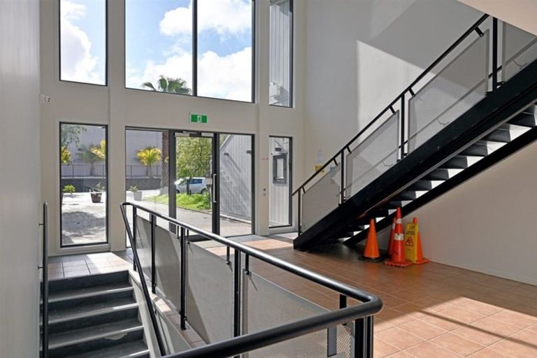 Photo of property in 17b/30 Westward Ho, Glen Eden, Auckland, 0602