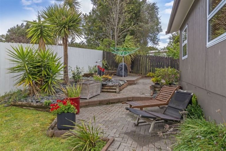 Photo of property in 2/31 Oteha Valley Road, Northcross, Auckland, 0632