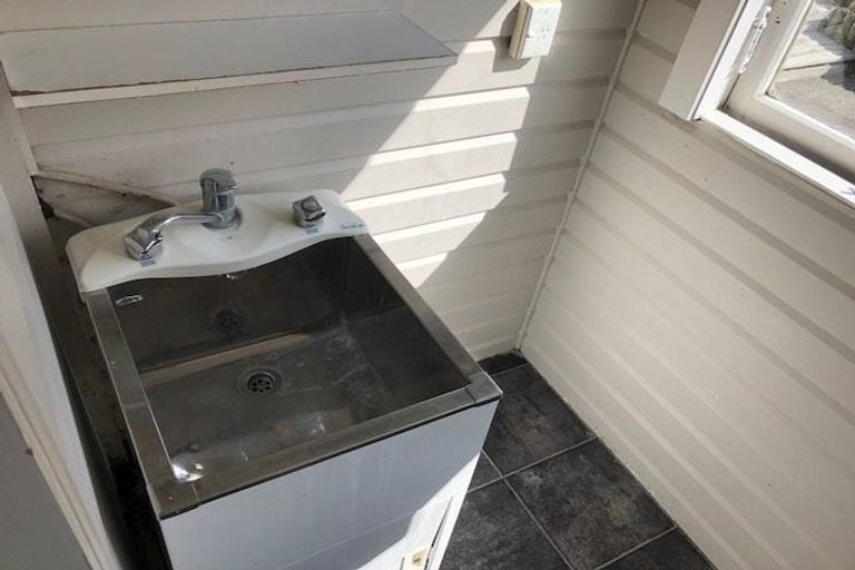 Photo of property in 225 Grove Road, Mayfair, Hastings, 4122