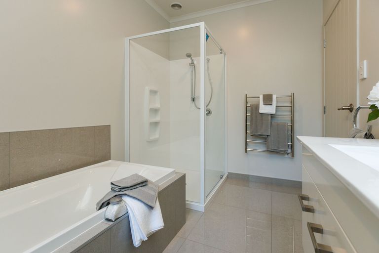 Photo of property in 4a Montgomery Terrace, Hokowhitu, Palmerston North, 4410