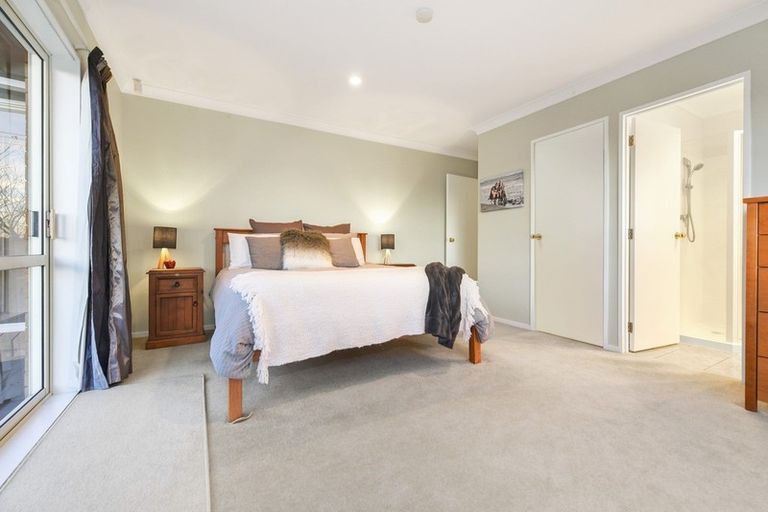 Photo of property in 16 Sunny Dale, Western Heights, Hamilton, 3200