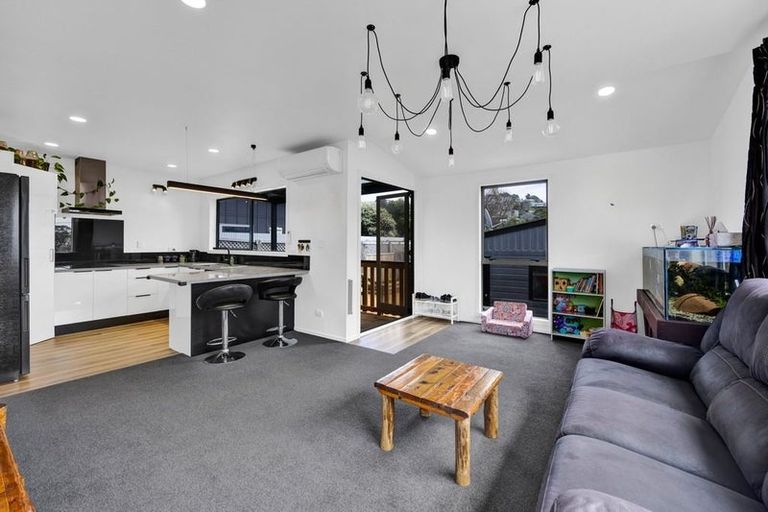 Photo of property in 30 Pioneer Road, Moturoa, New Plymouth, 4310