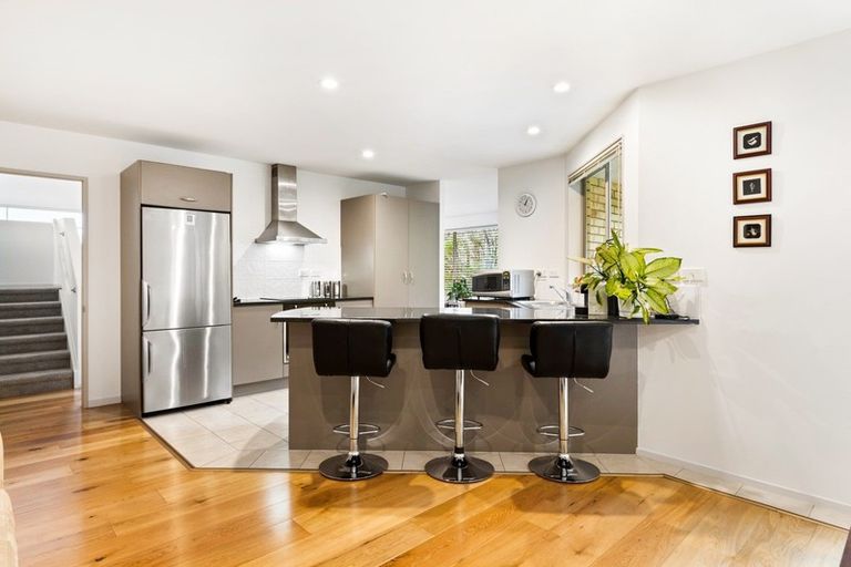Photo of property in 25 Henry Partington Place, Greenhithe, Auckland, 0632