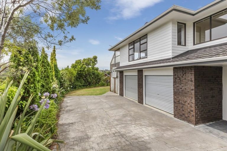Photo of property in 33 Shackle Lane, Whitby, Porirua, 5024