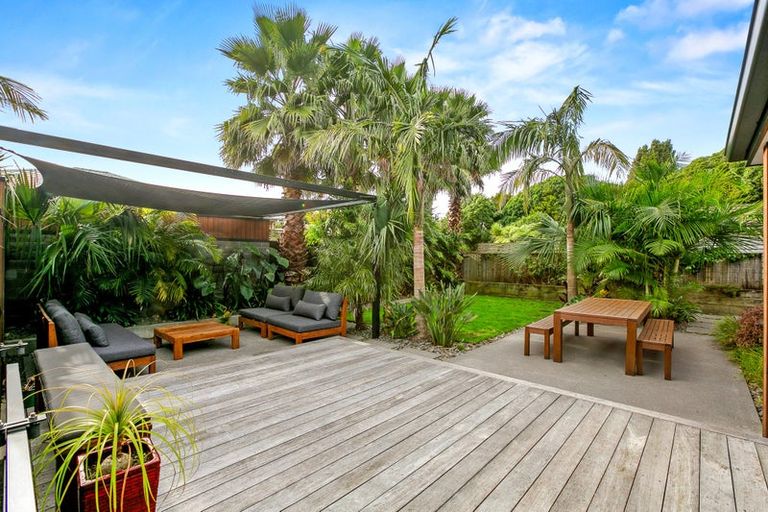 Photo of property in 7c Pipitea Place, Whalers Gate, New Plymouth, 4310