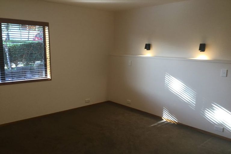 Photo of property in 20a Garadice Road, Rothesay Bay, Auckland, 0630