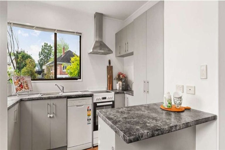 Photo of property in 33 Martyn Street, Waiuku, 2123