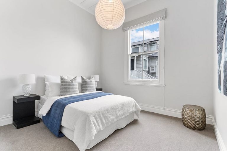 Photo of property in 7 Fairfax Avenue, Northcote, Auckland, 0627