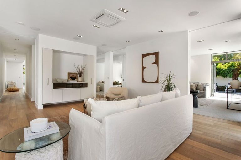 Photo of property in 43 Totara Street, Fendalton, Christchurch, 8041