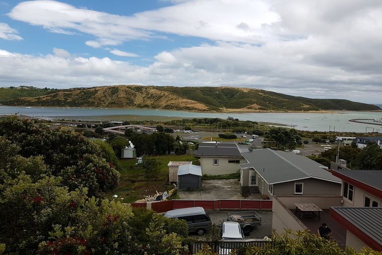 Photo of property in 10 Kiriwai Road, Paremata, Porirua, 5024