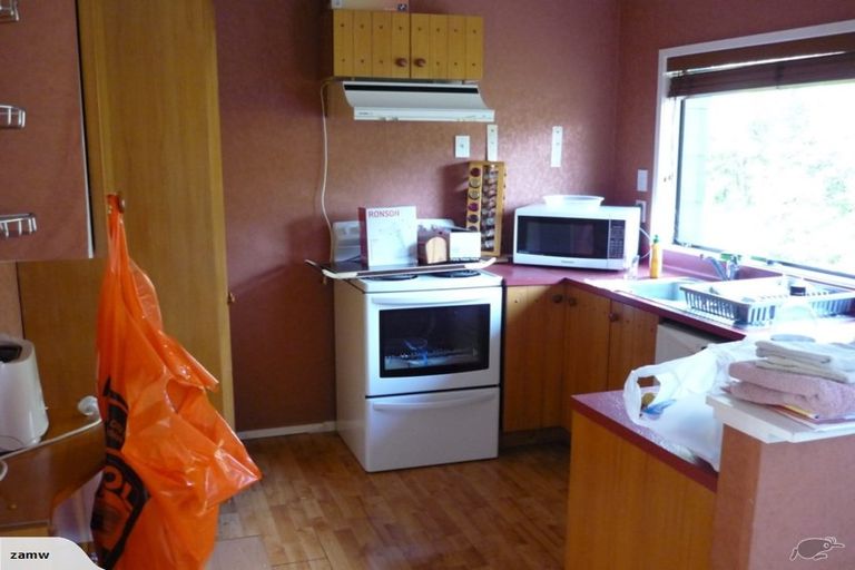 Photo of property in 2/15 Louise Place, Browns Bay, Auckland, 0630