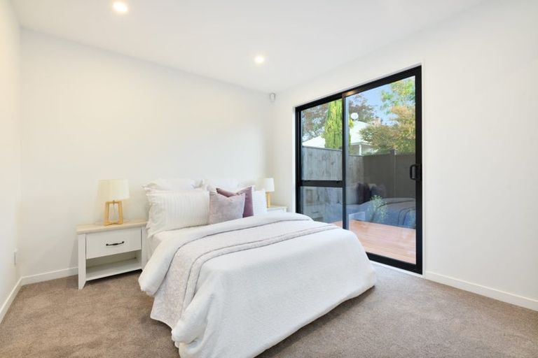 Photo of property in 24f Essex Street, Te Atatu South, Auckland, 0610