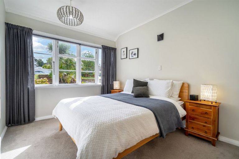 Photo of property in 65 Old Lake Road, Narrow Neck, Auckland, 0624