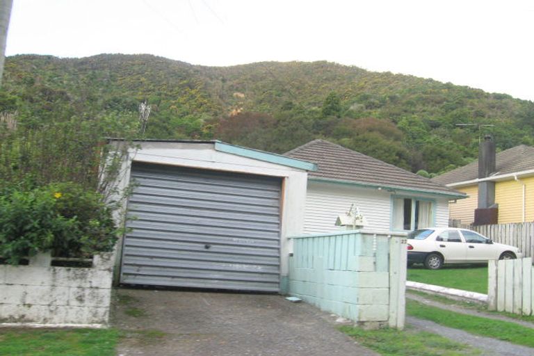 Photo of property in 27 Sunny Grove, Wainuiomata, Lower Hutt, 5014
