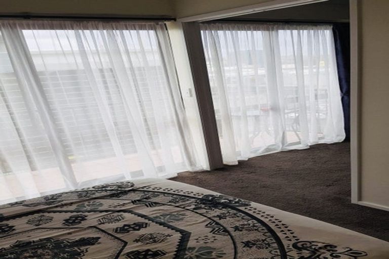 Photo of property in The Rennaissance, 7i/18 Ronwood Avenue, Manukau, Auckland, 2104