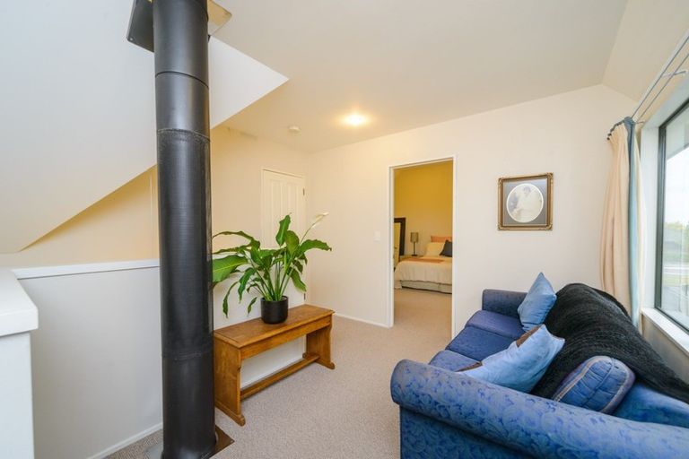 Photo of property in 135 Summerhill Drive, Fitzherbert, Palmerston North, 4410