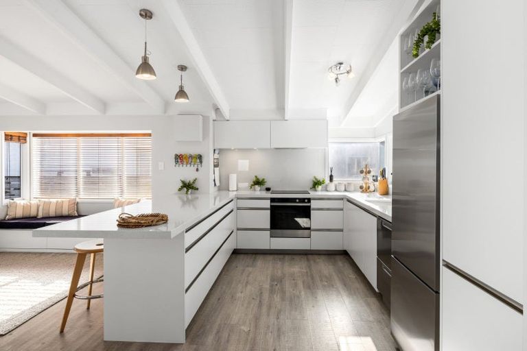 Photo of property in 185 Marine Parade, Mount Maunganui, 3116