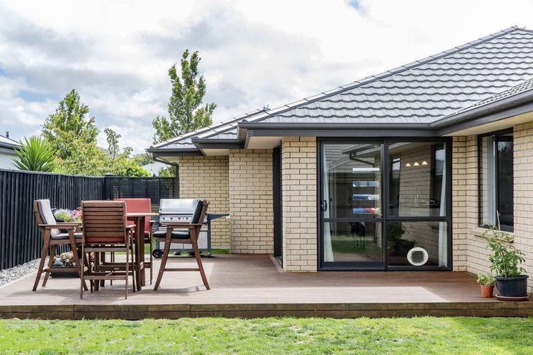 Photo of property in 108 Shillingford Boulevard, Rolleston, 7615