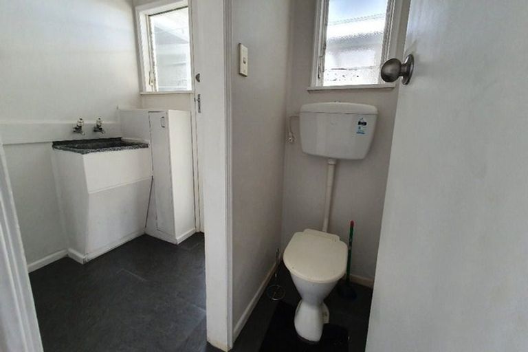 Photo of property in 1 Chippendale Crescent, Birkdale, Auckland, 0626