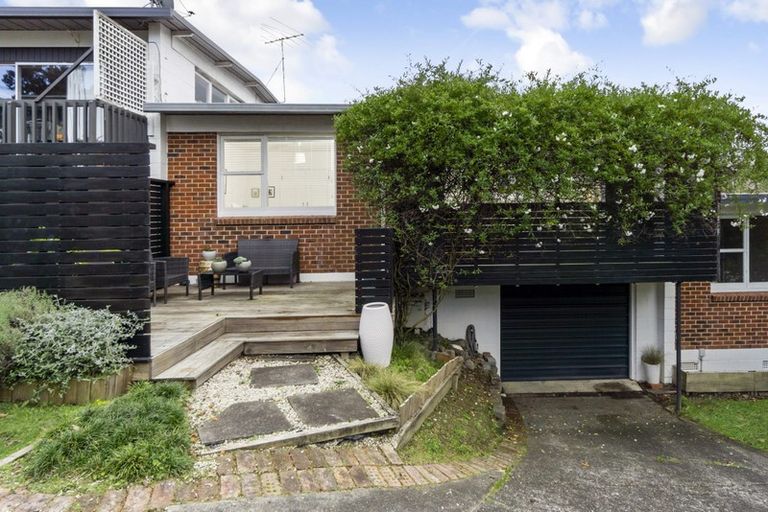 Photo of property in 4/20 Penning Road, Castor Bay, Auckland, 0620