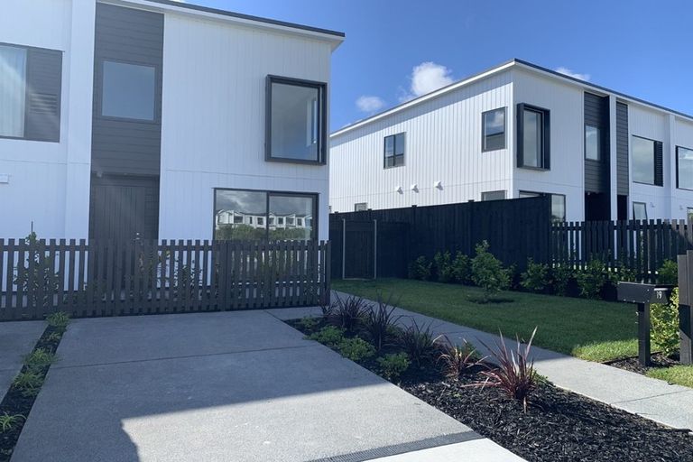 Photo of property in 19 Koura Drive, Red Beach, 0932