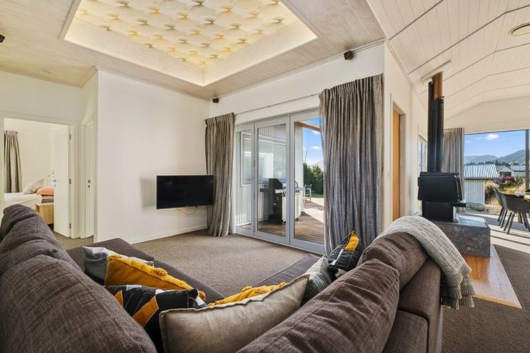 Photo of property in 10 Birchdale Place, Glenorchy, 9372