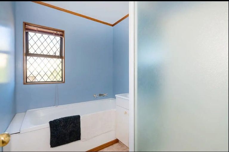 Photo of property in 178 Sturges Road, Henderson, Auckland, 0612