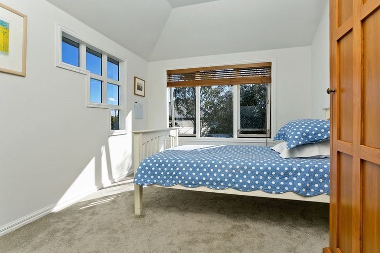 Photo of property in 2/76 Norwood Road, Bayswater, Auckland, 0622