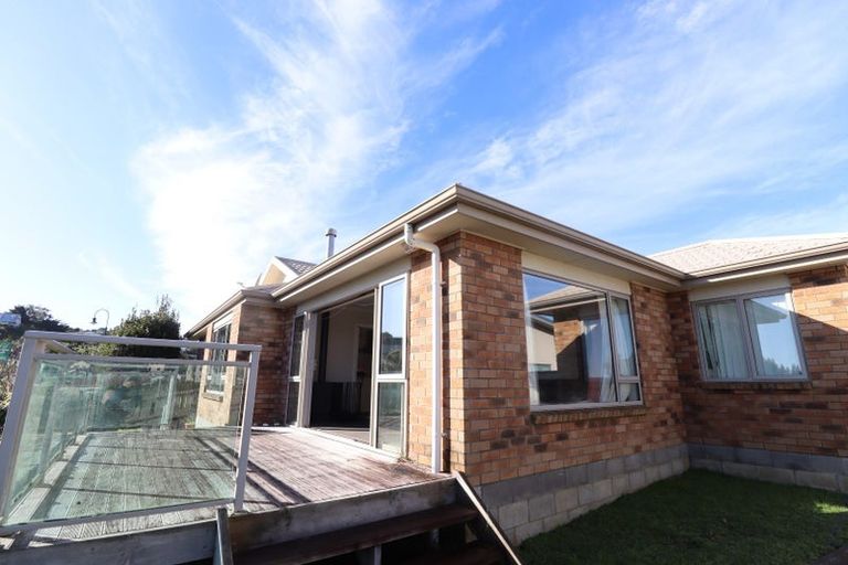 Photo of property in 11 Greenstone Place, Aotea, Porirua, 5024