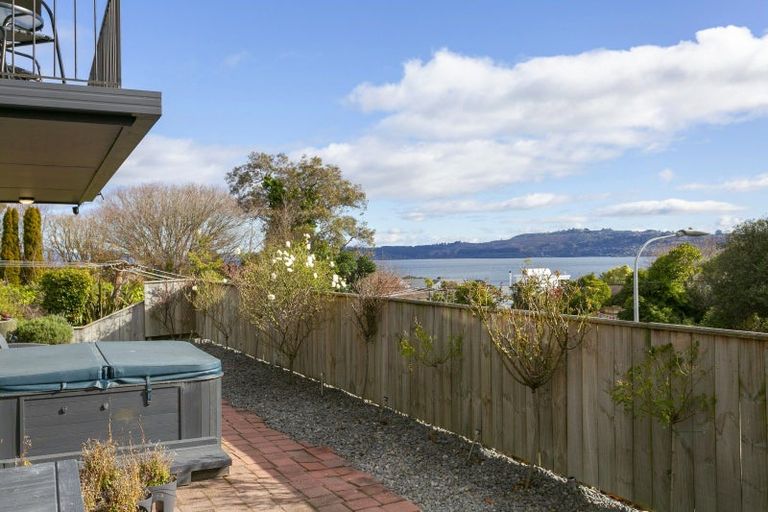 Photo of property in 1 Norfolk Road, Waipahihi, Taupo, 3330