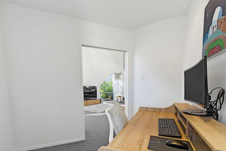 Photo of property in 2/280 Memorial Avenue, Burnside, Christchurch, 8053