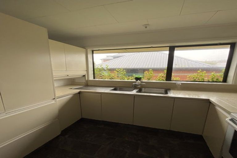 Photo of property in 1/412 Memorial Avenue, Burnside, Christchurch, 8053