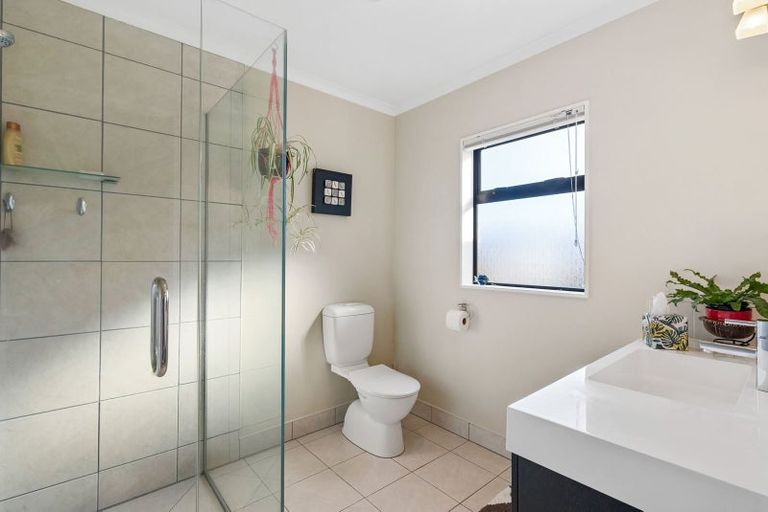 Photo of property in 2 Halsey Grove, Paraparaumu Beach, Paraparaumu, 5032