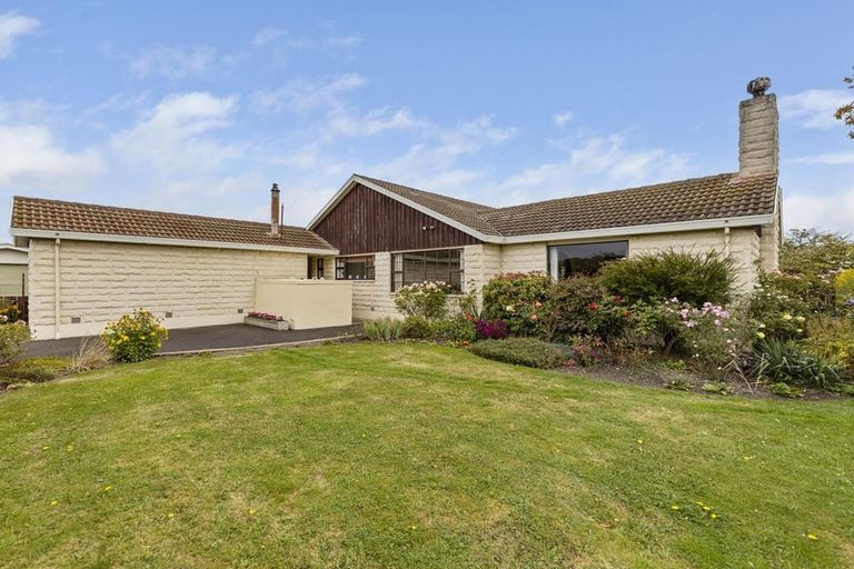 Photo of property in 16 Stewart Road, Milton, 9220