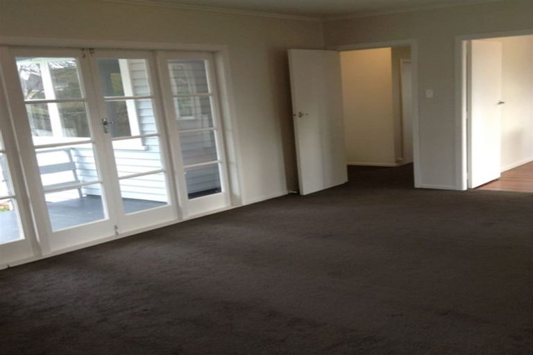 Photo of property in 86 Sturges Road, Henderson, Auckland, 0612