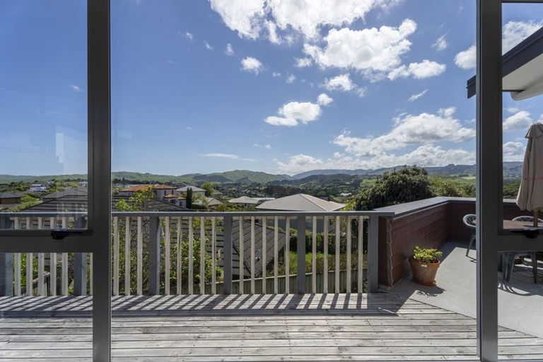 Photo of property in 27 Endeavour Drive, Whitby, Porirua, 5024