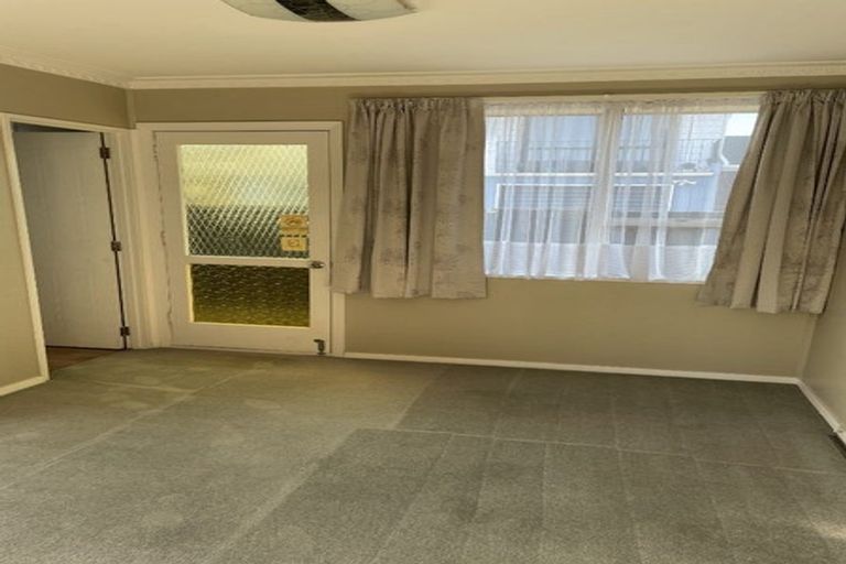 Photo of property in 2/404 Main North Road, Redwood, Christchurch, 8051