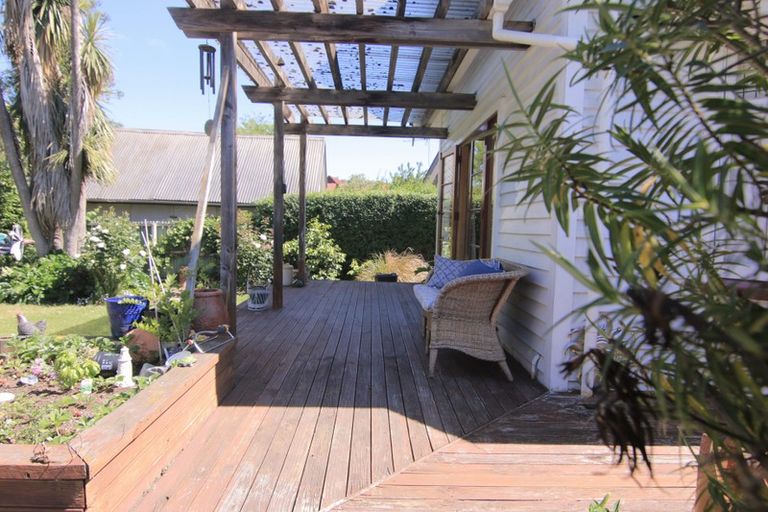 Photo of property in 82 Avonhead Road, Avonhead, Christchurch, 8042