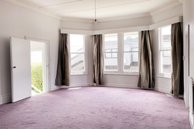 Photo of property in 2/1 Heathglen Place, Bayview, Auckland, 0629
