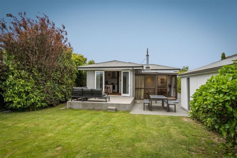 Photo of property in 93 Stanbury Avenue, Somerfield, Christchurch, 8024