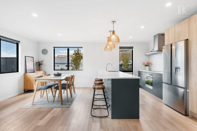 Photo of property in 10 Searle Drive, Cromwell, 9310