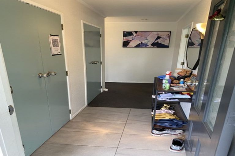 Photo of property in 10 Palliser Lane, Browns Bay, Auckland, 0630