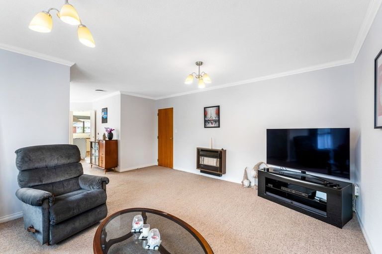 Photo of property in 1/24 Comeskey Grove, Elderslea, Upper Hutt, 5018