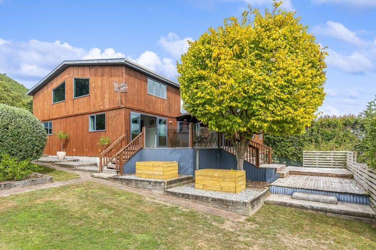 Photo of property in 46 Huia Street, Waikanae, 5036