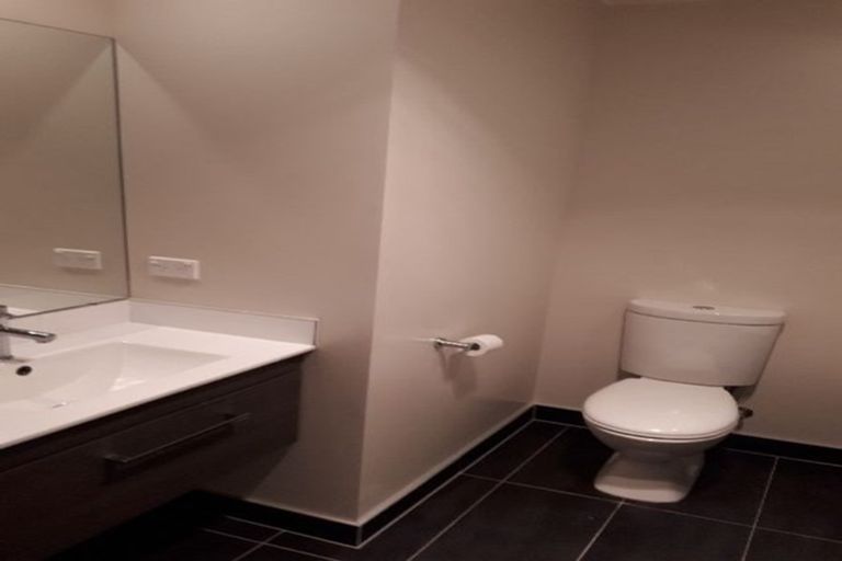 Photo of property in 9a Nimstedt Avenue, Oteha, Auckland, 0632