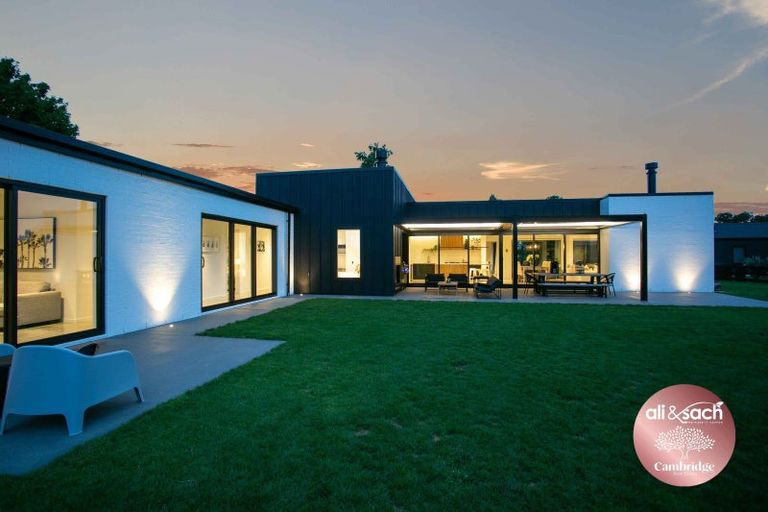 Photo of property in 1/45 Saint Kilda Road, Cambridge, 3434